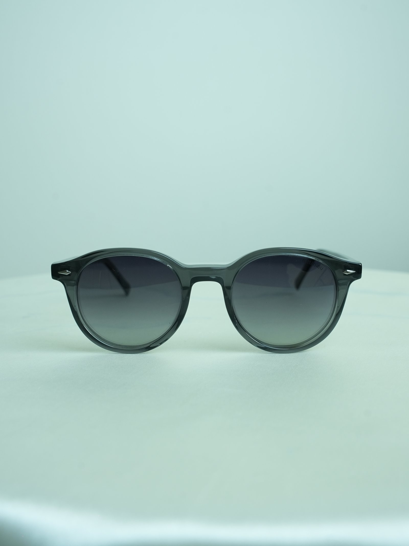 Meu Meu (Black round shades)